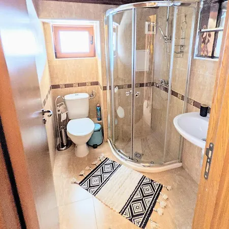 Apartment Casual Near Gondola & Center - Neon
