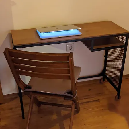 Casual Near Gondola & Center - Neon Apartment *