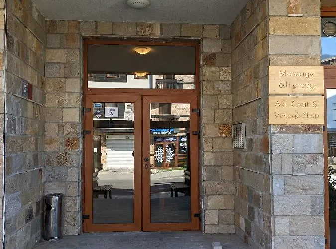 Daire Casual Near Gondola & Center - Neon