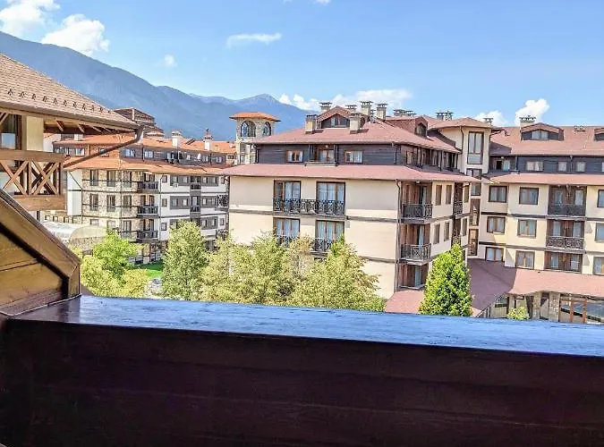 Casual Near Gondola & Center - Neon Daire